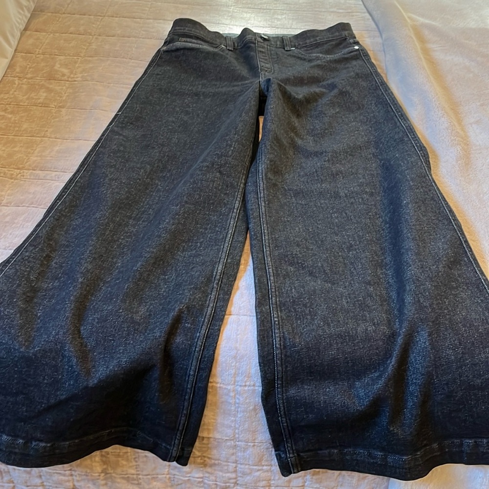 SPANXshape™ EveryWear
Wide Leg Jeans. Size XL. Color: Raw Indigo